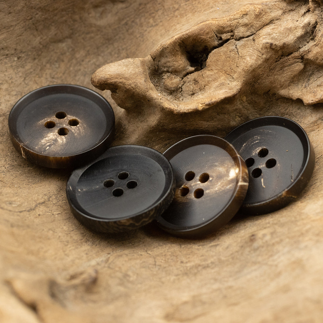 15-25mm Matte Vintage Coffee Black Natural Horn Buttons 6pcs - Lots of Buttons