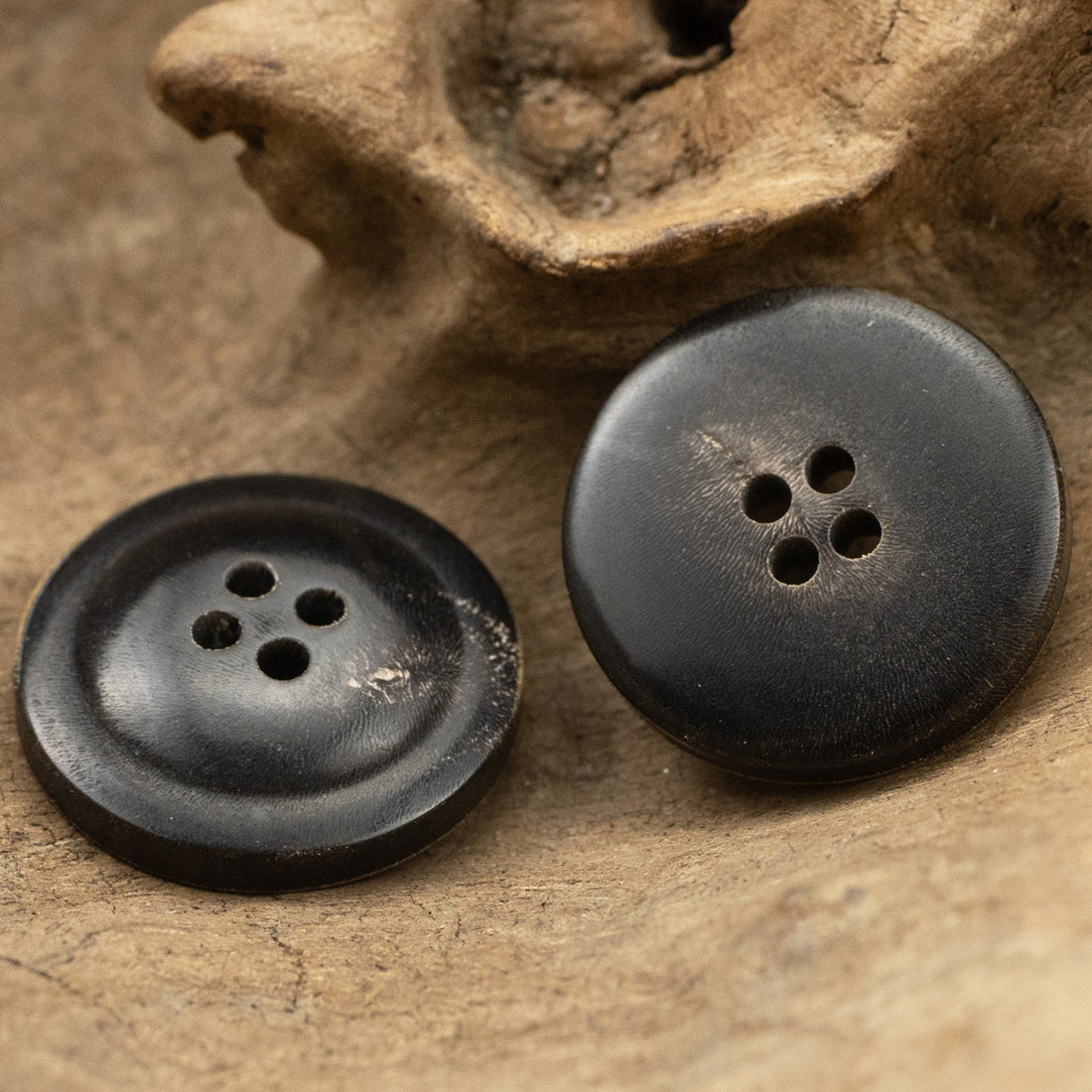 Retro Antiqued Burnt Black Horn Coat Buttons 10pcs - Lots of Buttons