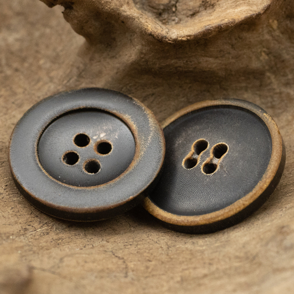 Retro Antiqued Burnt Black Horn Coat Buttons 10pcs - Lots of Buttons