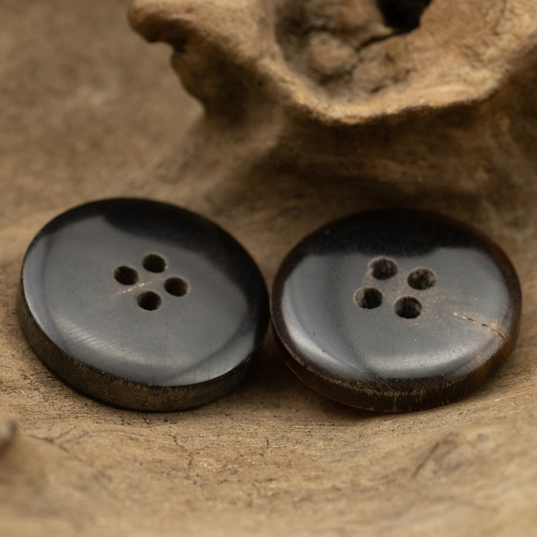 15-25mm Brown Vintage 4 Hole Horn Buttons for Cashmere Coats 6pcs - Lots of Buttons