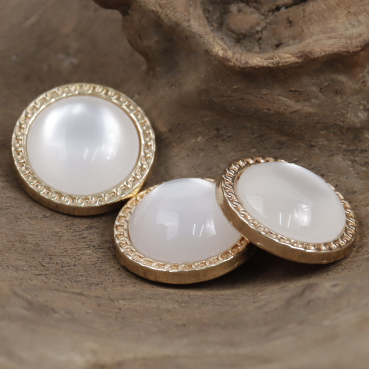 15mm Gold Zinc Alloy Metal Base Button with Inlaid White Resin Pearl 10pcs - Lots of Buttons