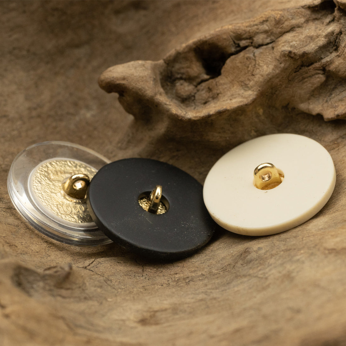 Retro Golden Beauty Portrait Resin Buttons with Metal Shanks 6pcs - Lots of Buttons
