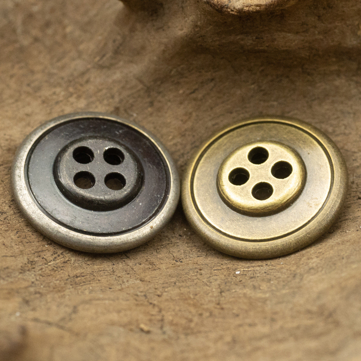 17mm Laurel Element Black Nickel-Colored Metal Buttons 10pcs - Lots of Buttons