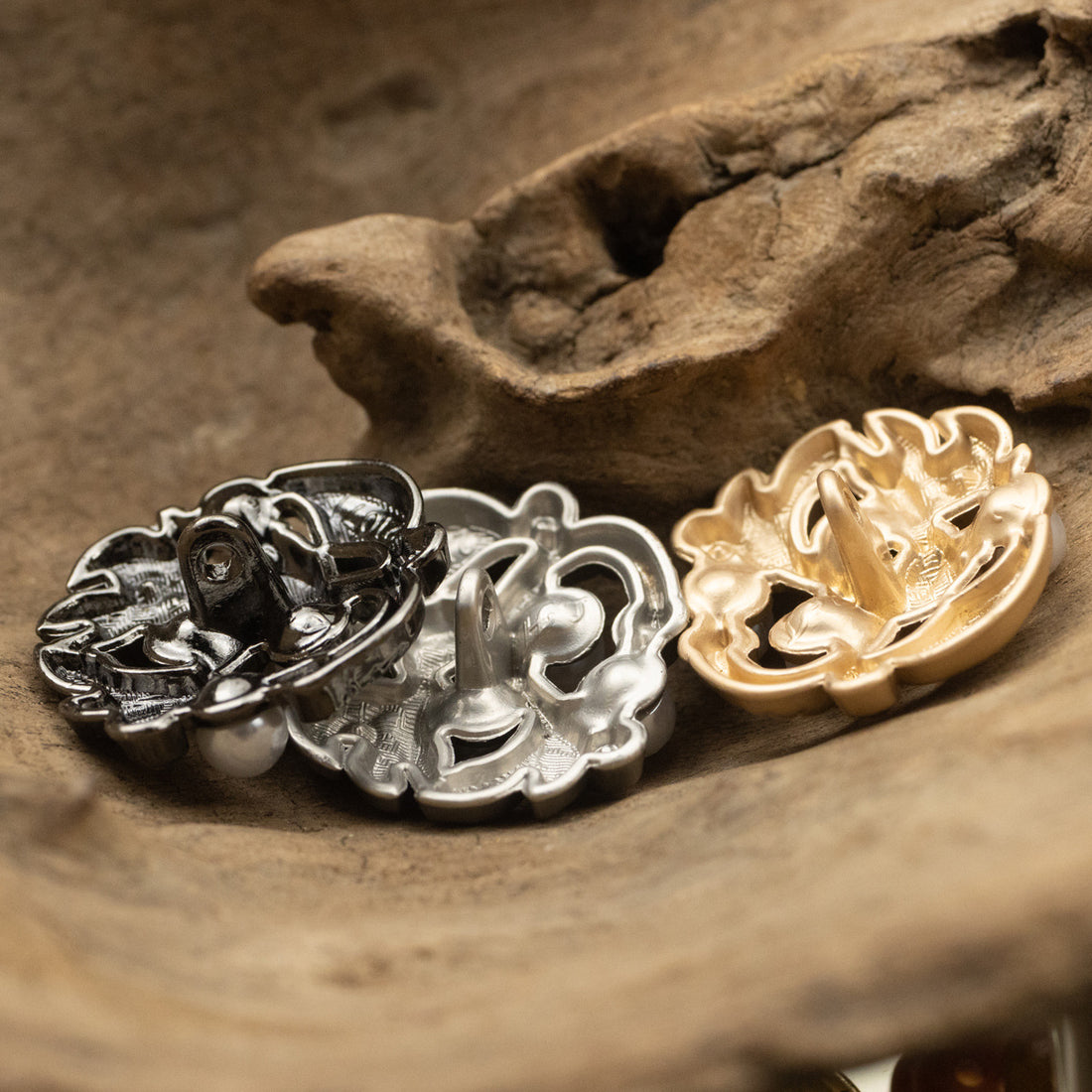 Irregular Hollow Leaf Petal Diamond-Inlaid Pearl Metal Buttons 10pcs - Lots of Buttons