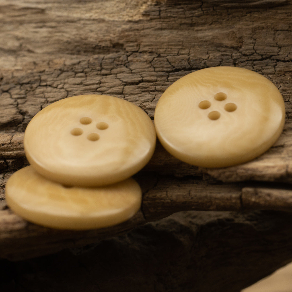 20mm Light Yellow Plain 4 Hole Fruit Buttons for Sweaters Knitwear 10pcs - Lots of Buttons