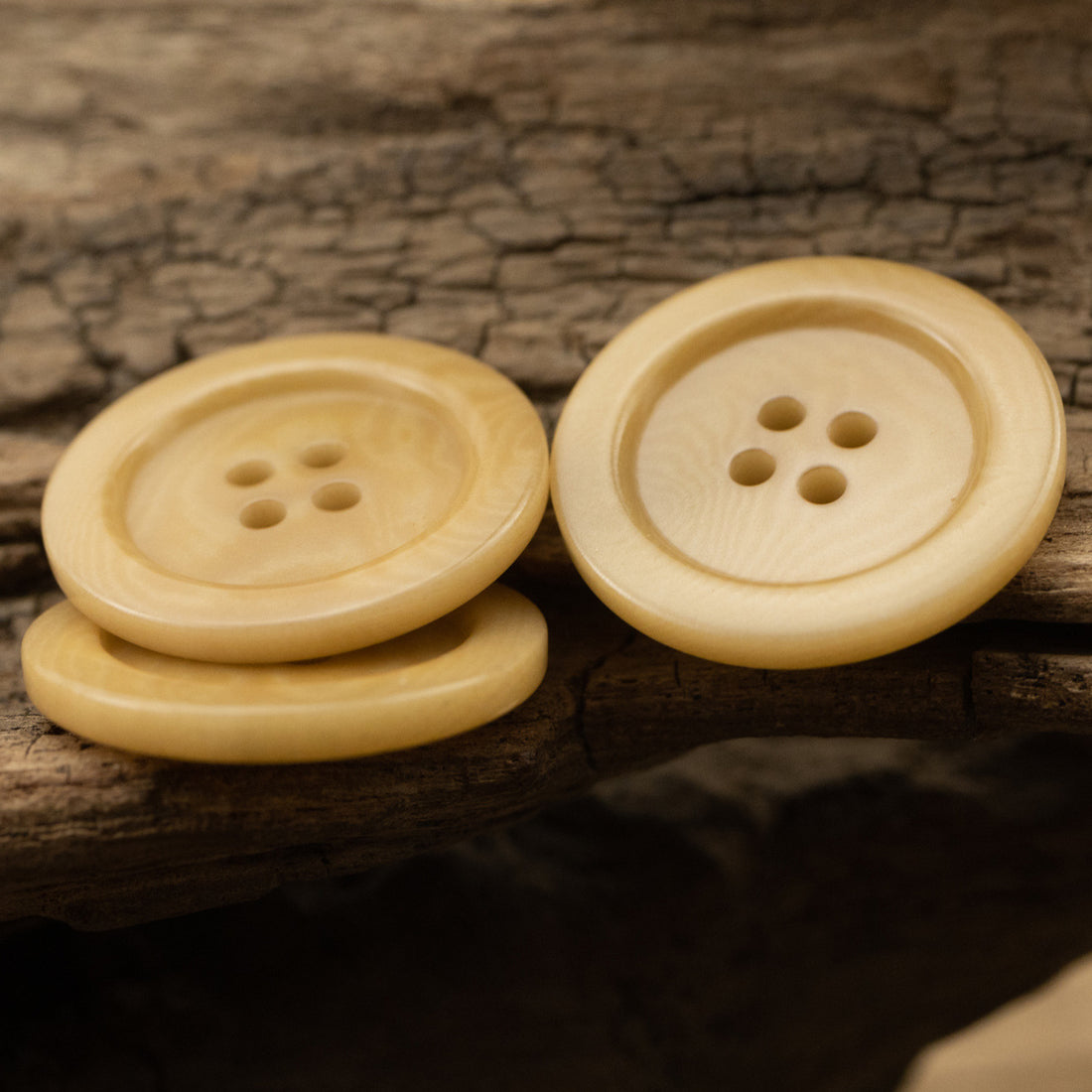 20mm Light Yellow Plain 4 Hole Fruit Buttons for Sweaters Knitwear 10pcs - Lots of Buttons