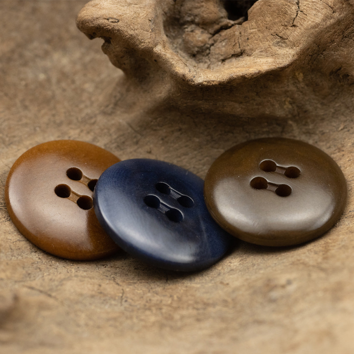 15-25mm Dark Blue Reddish Brown Sustainable Natural Fruit Buttons 10pcs - Lots of Buttons