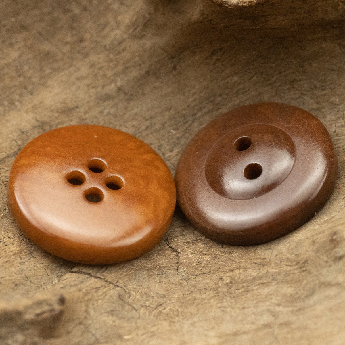 Vintage 2/4-Hole Reddish-Brown Sustainable Fruit Buttons 10pcs - Lots of Buttons