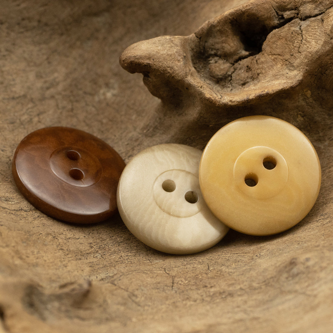 Round 2 Hole Natural Palm Fruit Corozo Buttons 10pcs - Lots of Buttons