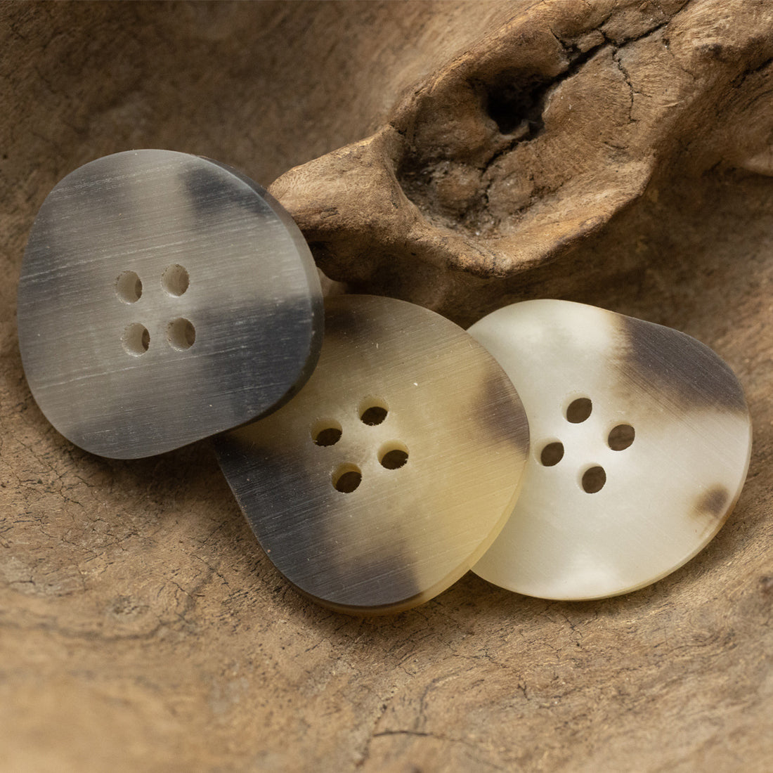 Peach-Shaped Resin Buttons for Women's Skirts Dresses 20pcs - Lots of Buttons