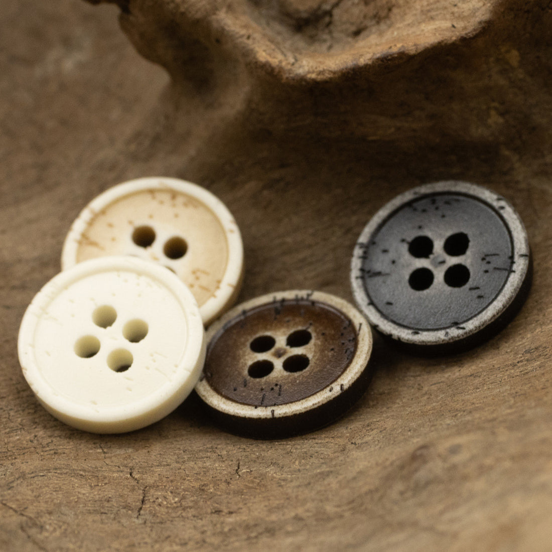 Imitation Bone Grain Distressed Resin Buttons for Denim Shirts 40 Pack - Lots of Buttons