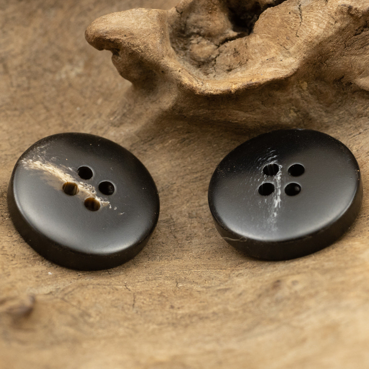15-30mm Round Four-Hole Black and Brown Resin Buttons 10pcs