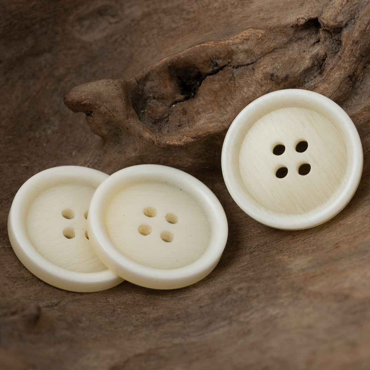 Light Beige Wood Grain 4 Hole Resin Buttons for Casual Suits 40pcs - Lots of Buttons