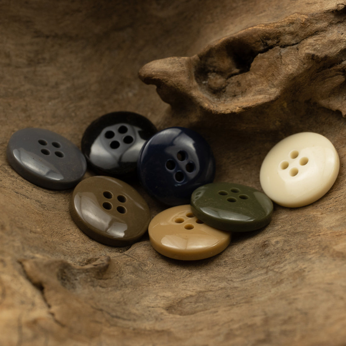 7-Color Round Four-Hole Resin Button Set 70 Pack - Lots of Buttons