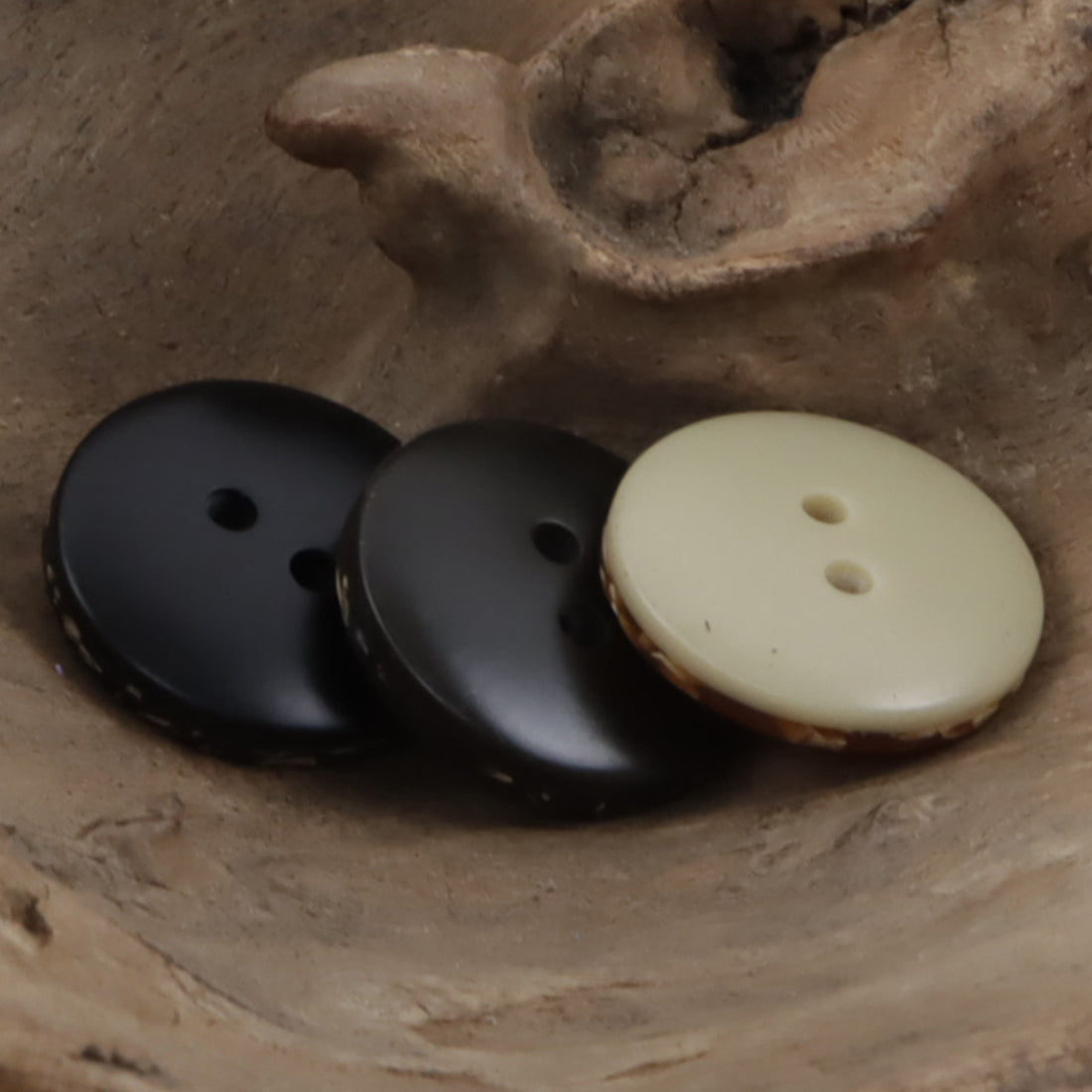 Amber Bicolor Circular 2-Hole Resin Buttons 40pcs - Lots of Buttons