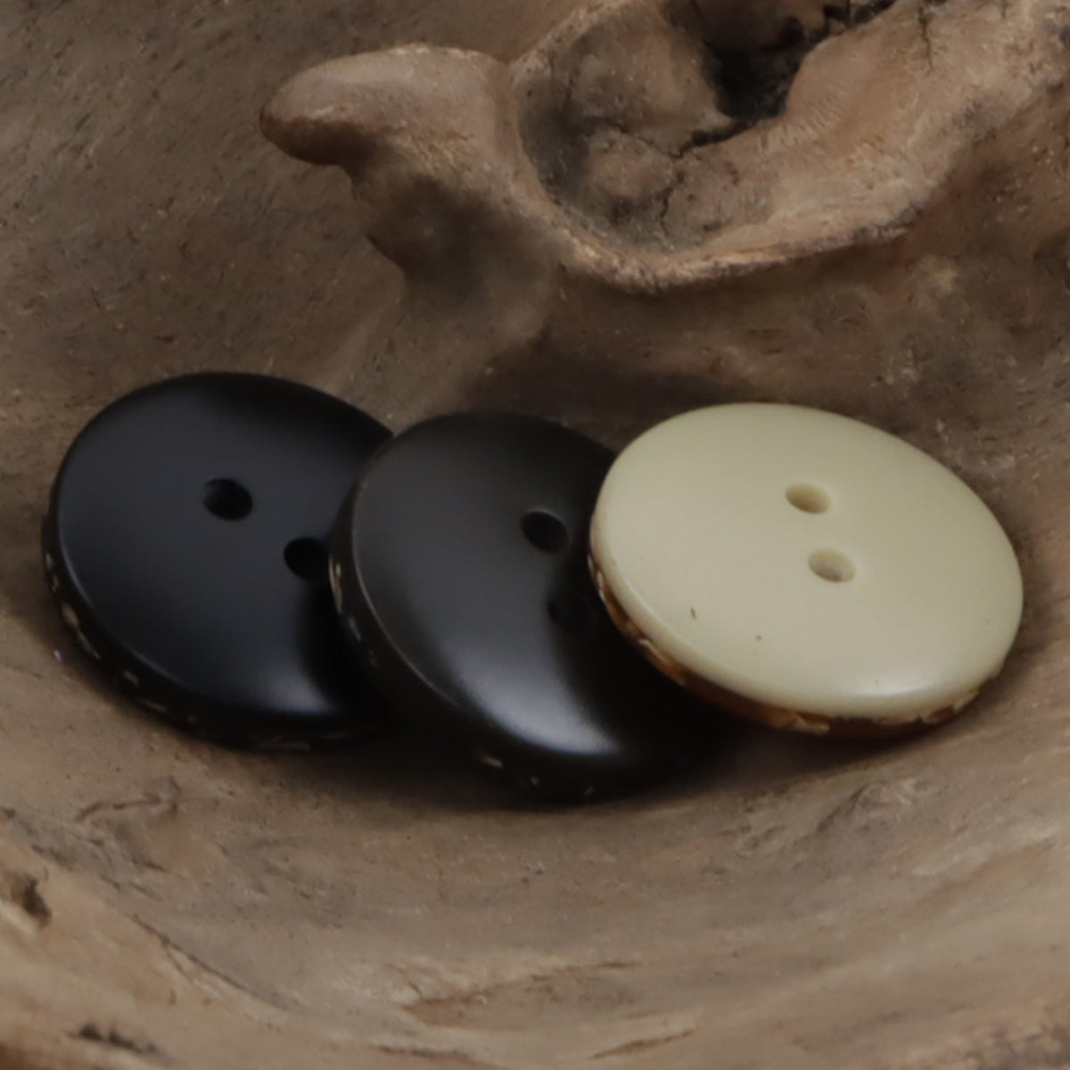 Amber Bicolor Circular 2-Hole Resin Buttons 40pcs - Lots of Buttons