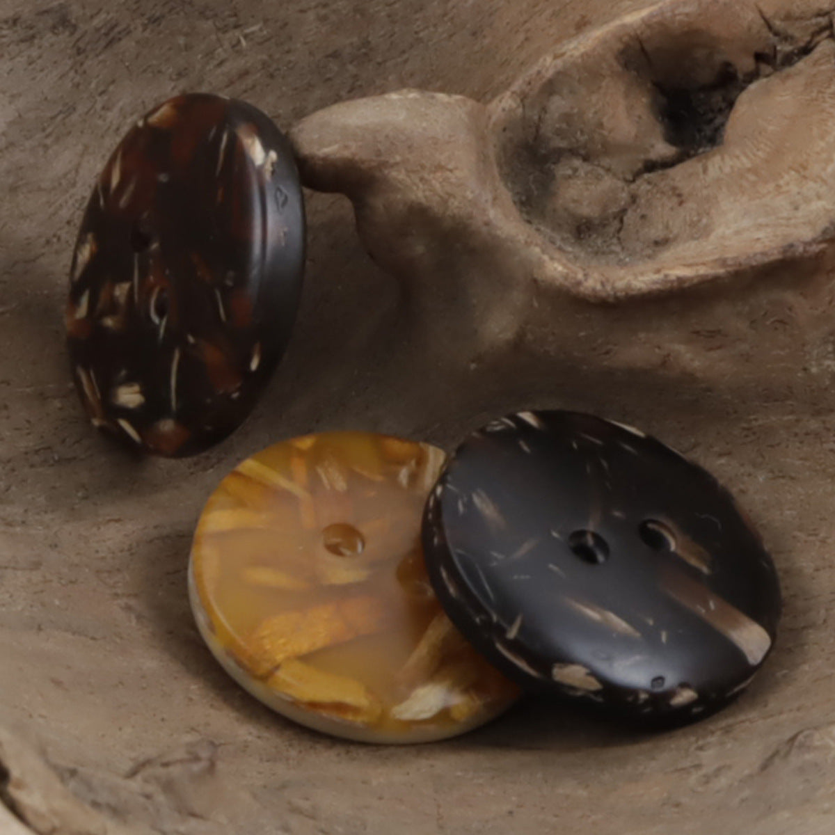 Amber Bicolor Circular 2-Hole Resin Buttons 40pcs - Lots of Buttons