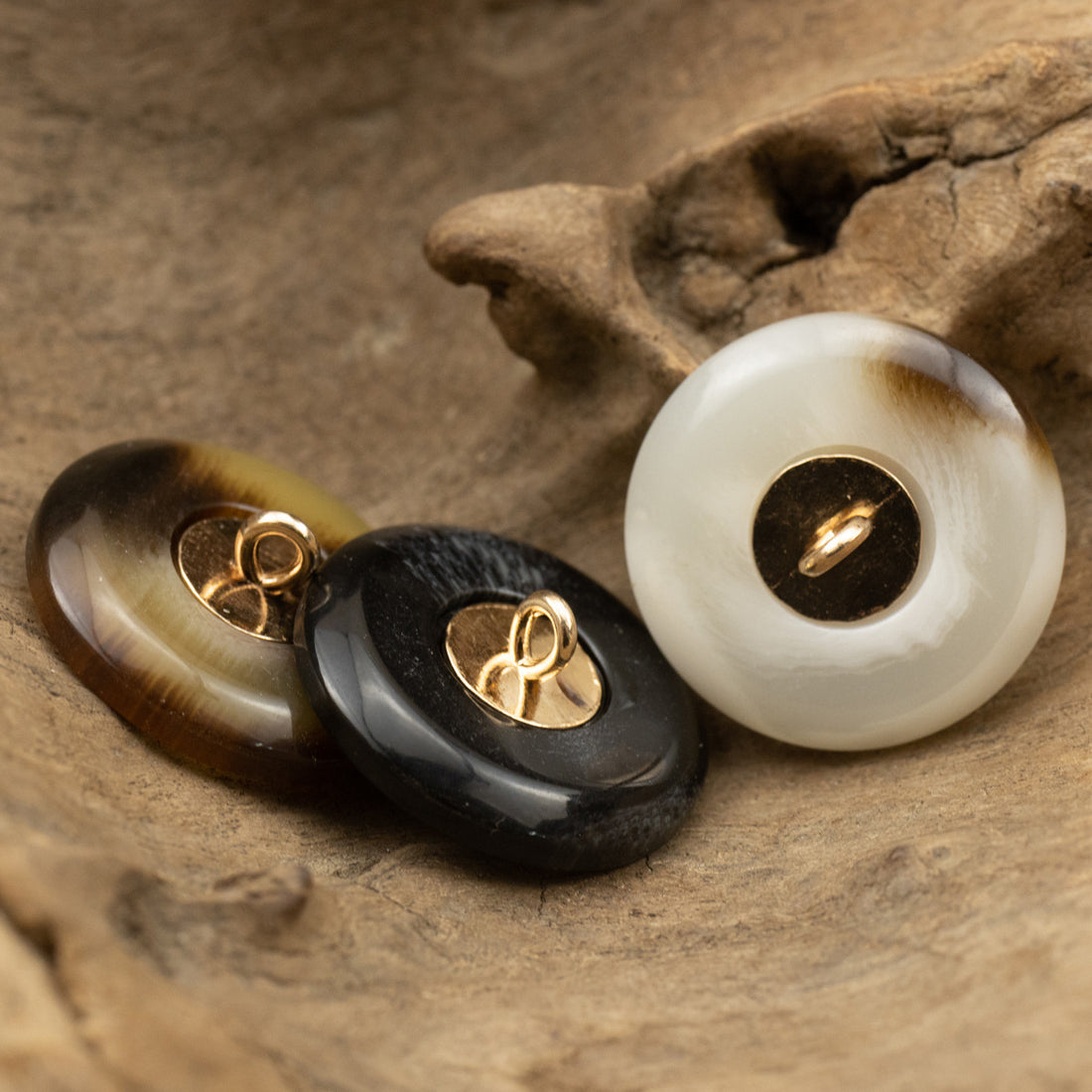 15-28mm Flat Brown Resin Buttons with Metal Stems 30 Pack - Lots of Buttons