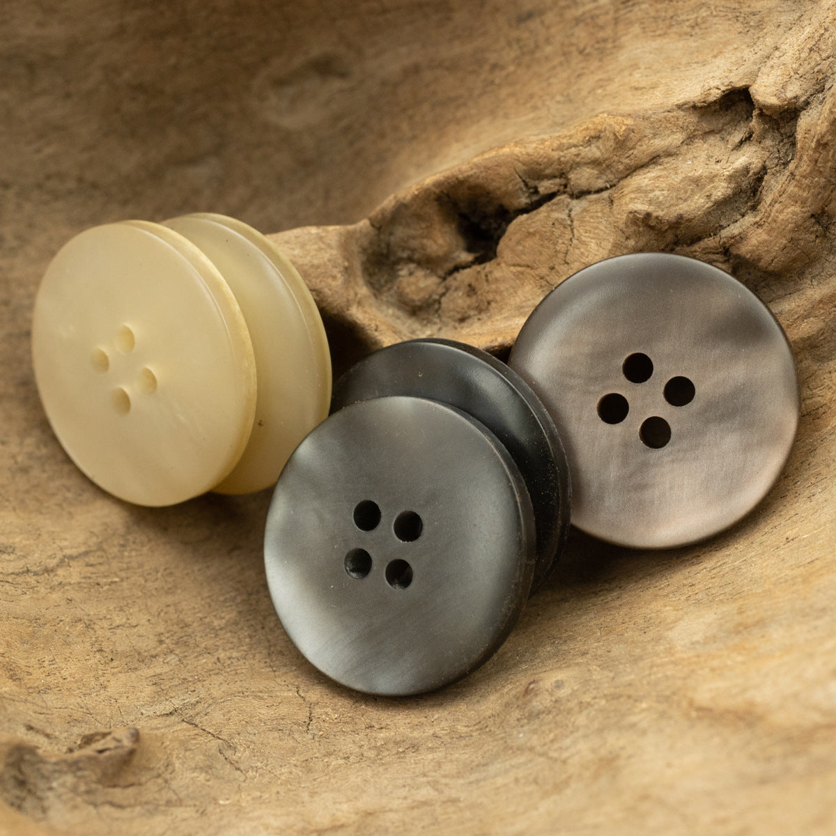 Khaki Yellow Wood Grain Buttons with 3 Circular Track 30 Pack
