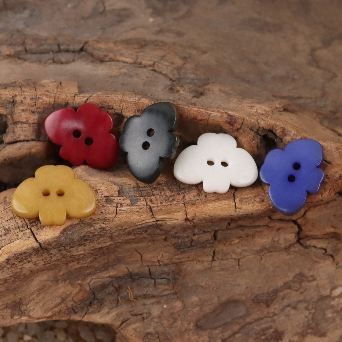 Butterfly-Shaped Tagut Nut Buttons for Children's Pajamas Dresses 10pcs - Lots of Buttons