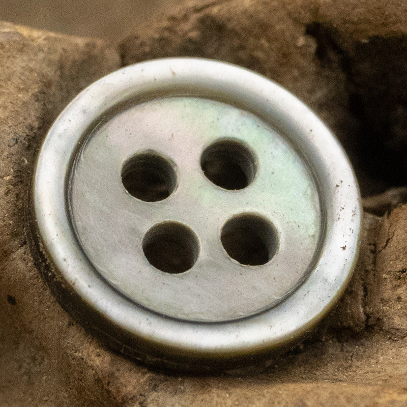 Tarot Shell Buttons Round 11.5mm 10 Pack - Lots of Buttons