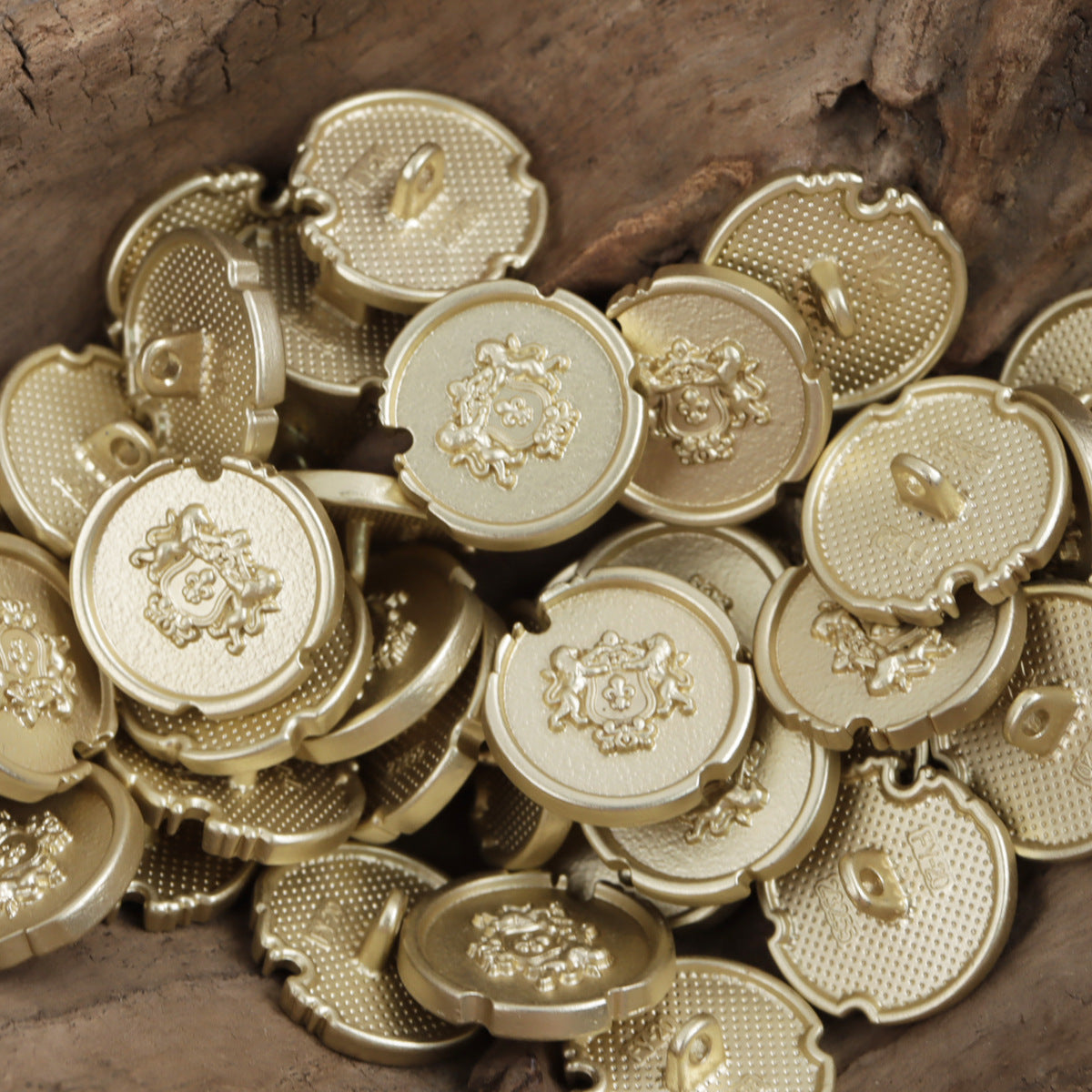 Broken Notch Silver Gold Double Lion Shield Metal Button 10Pcs - Lots of Buttons