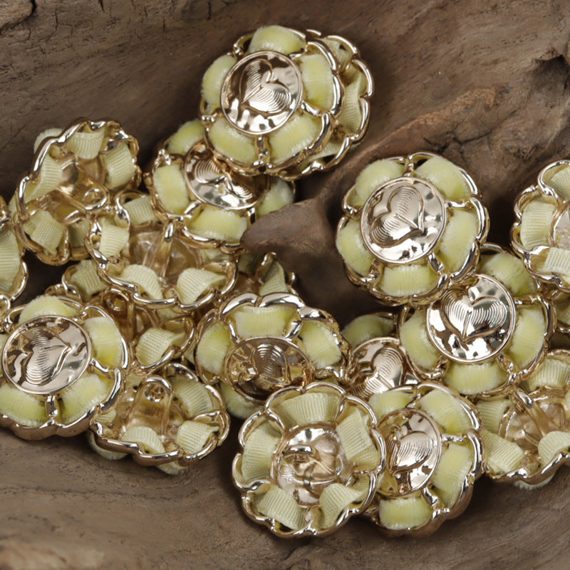 Flower-Shaped Heart Decorative Gold Buttons for Stringing and DIY Crafts 10pcs - Lots of Buttons