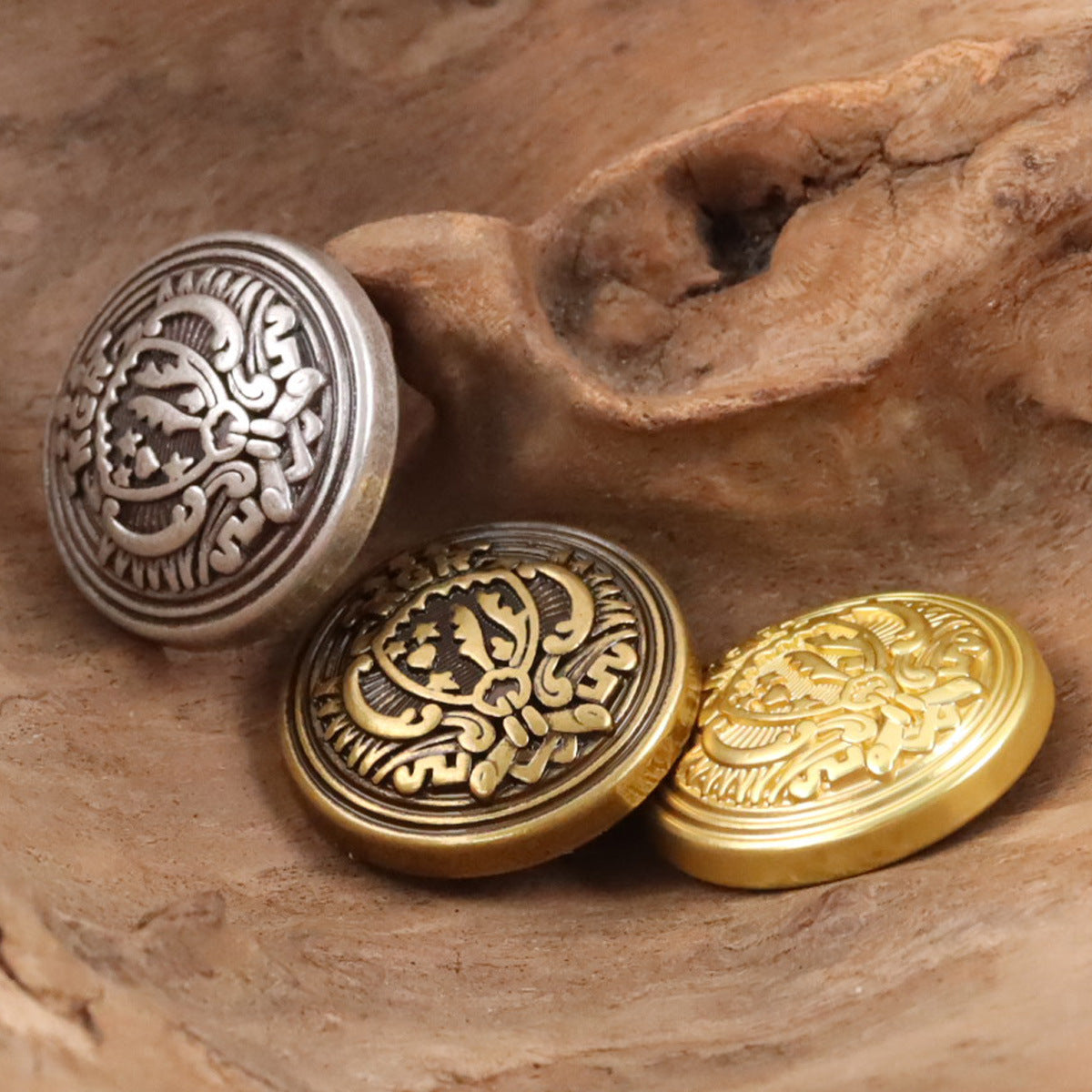 Crown Shield Metal Buttons for Japanese Anime Cosplay Costumes 10pcs