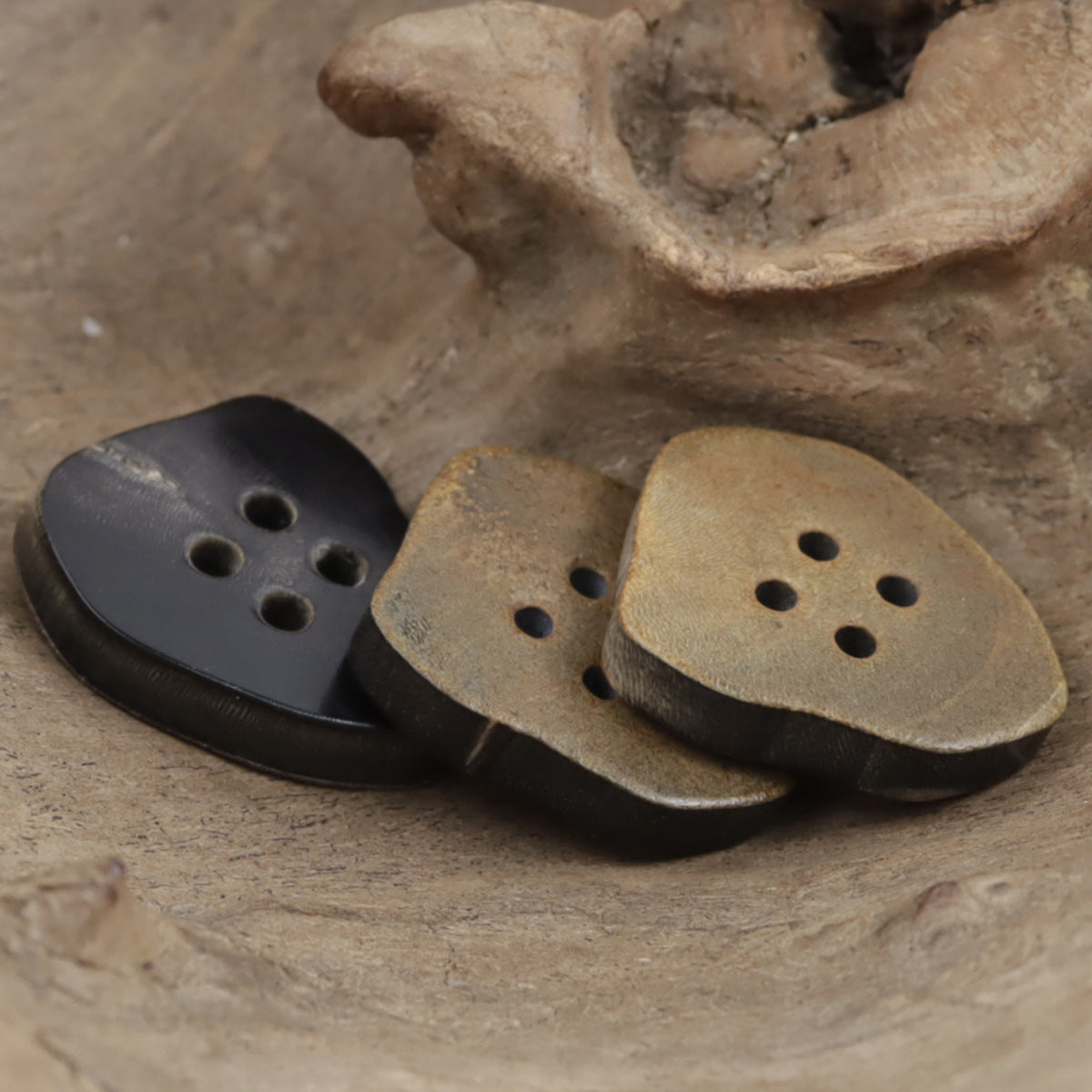Irregular Diamond-Shaped Burnished Vintage Natural Horn Buttons,10pcs - Lots of Buttons
