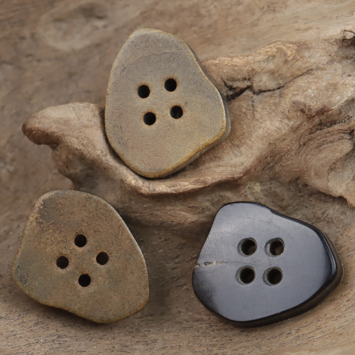 Irregular Diamond-Shaped Burnished Vintage Natural Horn Buttons,10pcs - Lots of Buttons