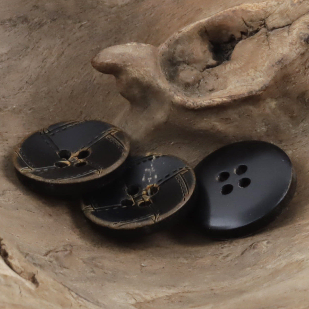 Burnt Natural Horn Buttons for Retro Trendsetters Jackets 10pcs - Lots of Buttons
