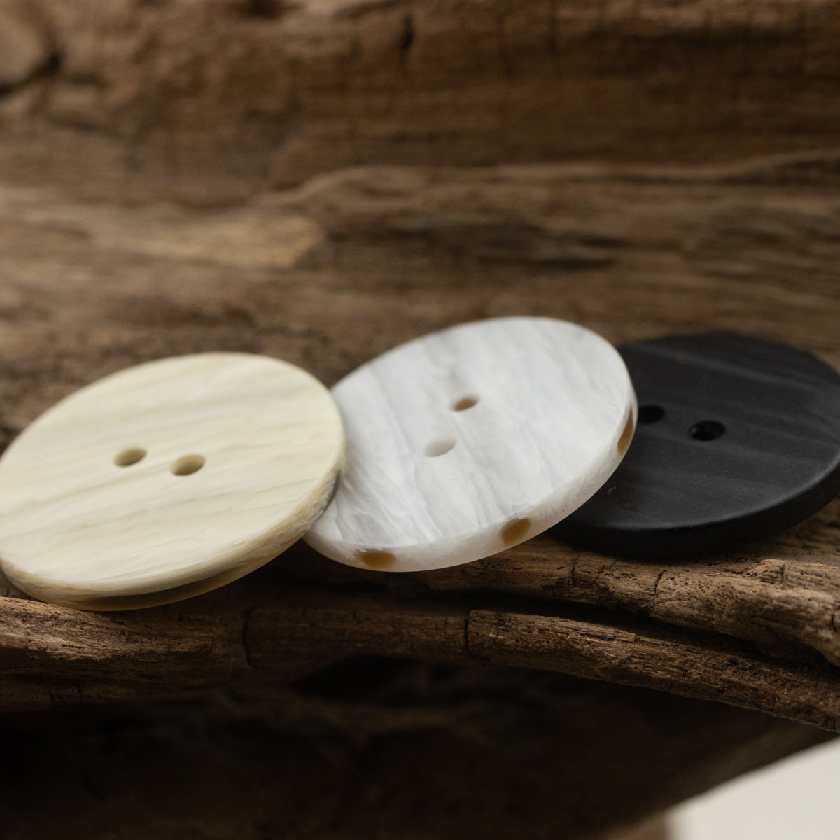 Flat 2 Hole Wood Grain Off-White Resin Buttons for Outerwear - 20pcs - Lots of Buttons