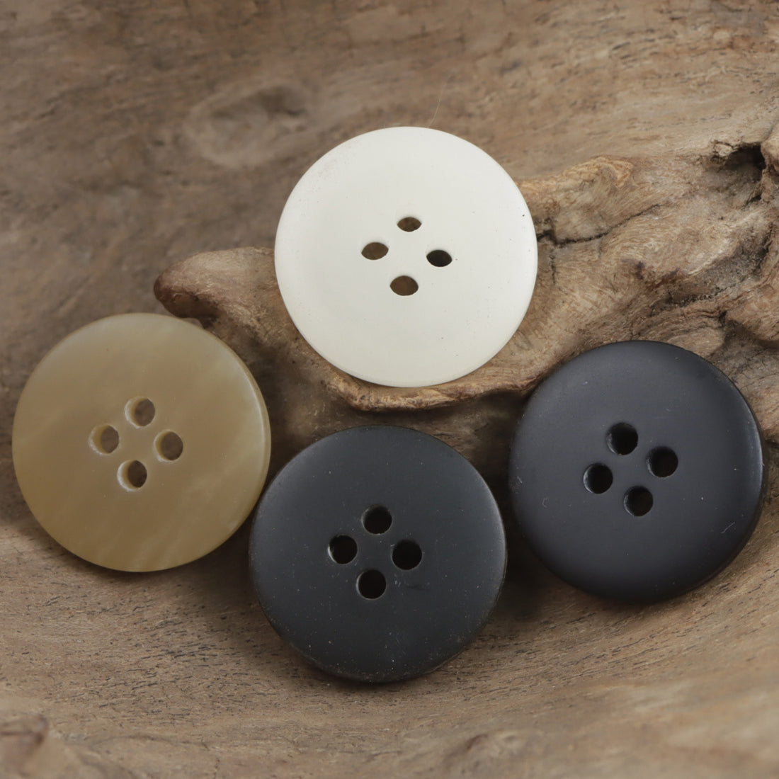 15-25mm Gradient Wood Grain Beige Coffee Resin Decorative Buttons 40 Pack - Lots of Buttons