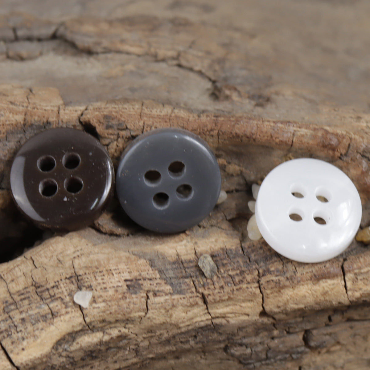 Round 4 Hole Gradient Imitation Shell Resin Buttons,90 Pack - Lots of Buttons
