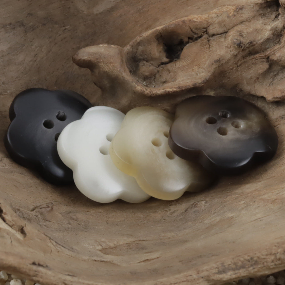 Cute Flower Amber Resin Buttons 20pcs - Lots of Buttons