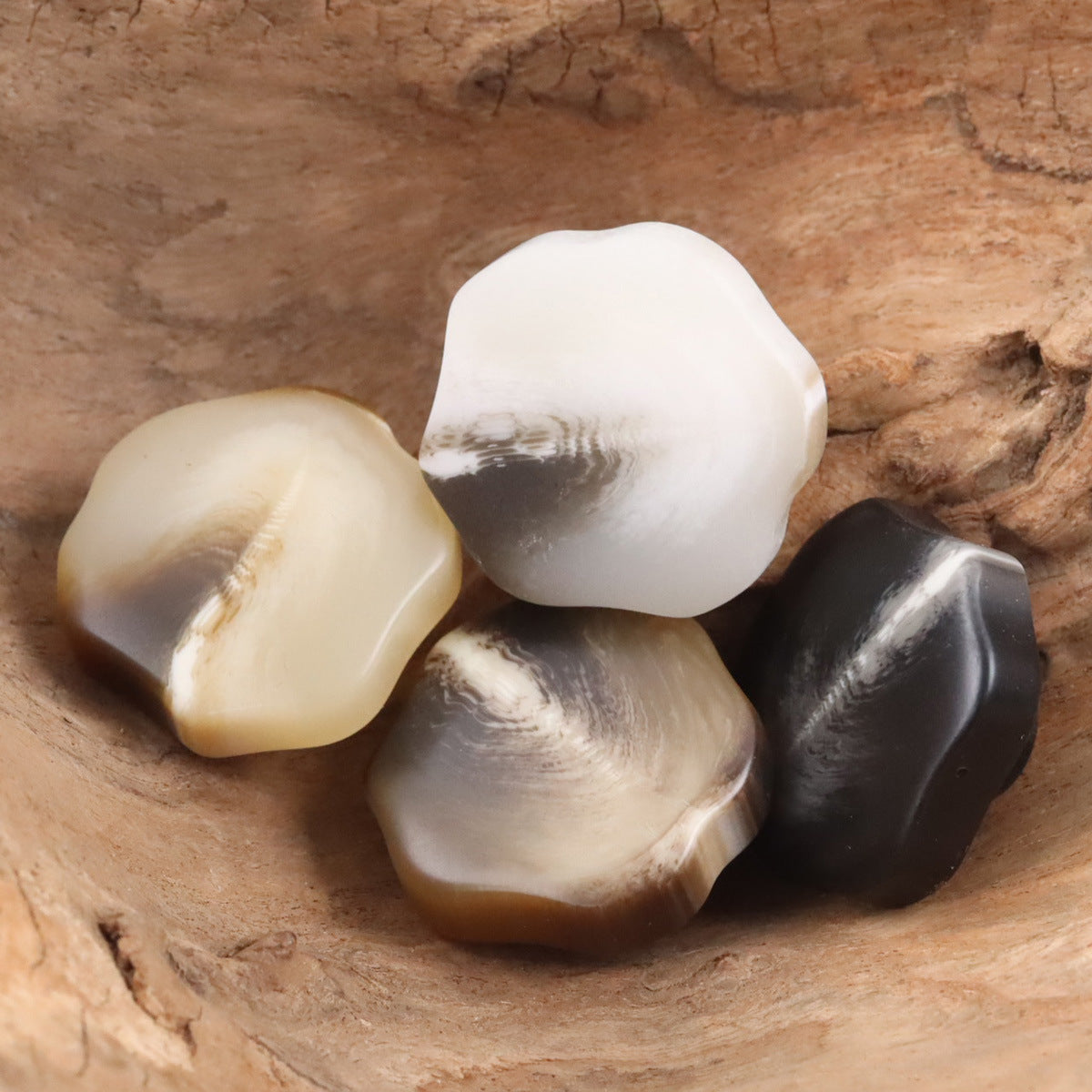 Screw-Shaped 30mm Oversized Resin Shank Buttons 10pcs - Lots of Buttons