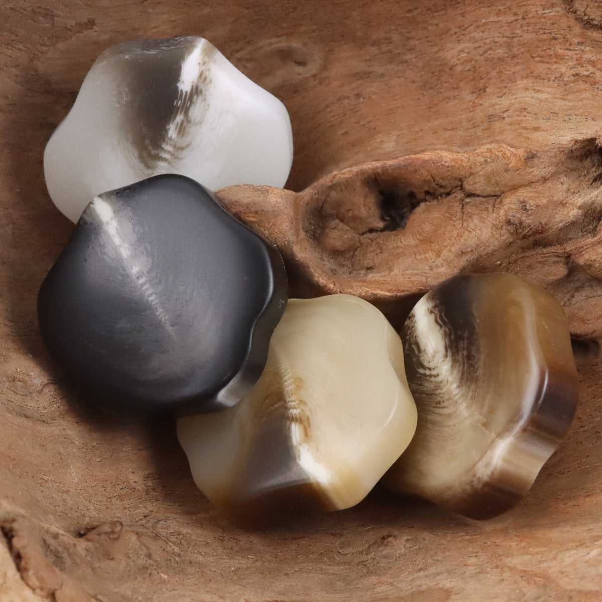 Screw-Shaped 30mm Oversized Resin Shank Buttons 10pcs - Lots of Buttons