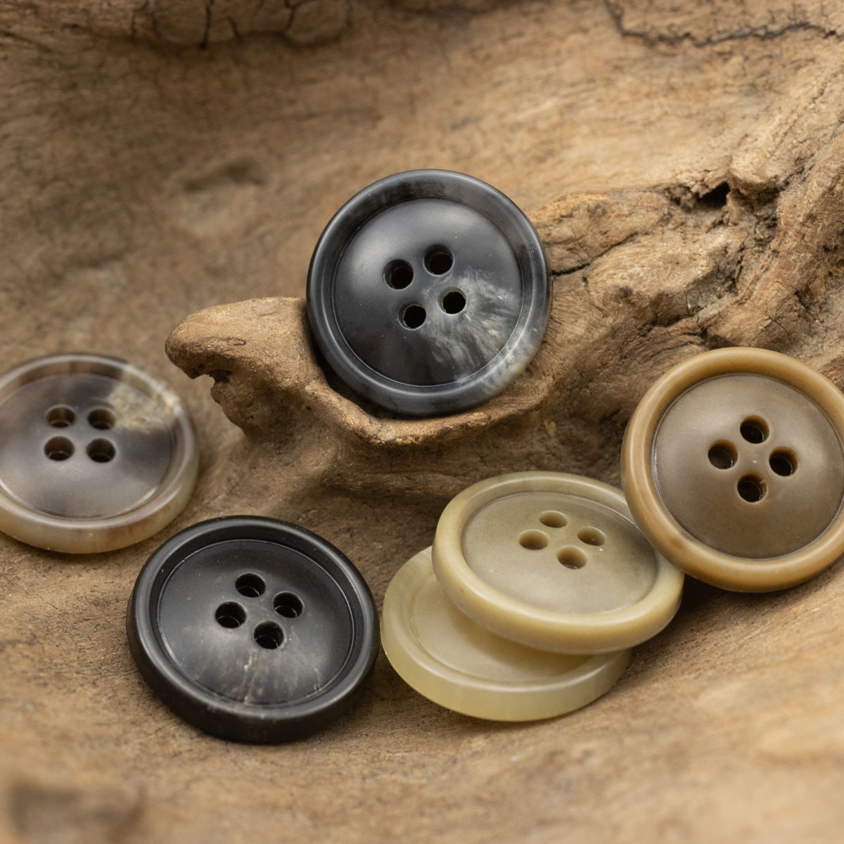 Vintage Cashmere Coat Brown Urea Buttons 30 Pack 