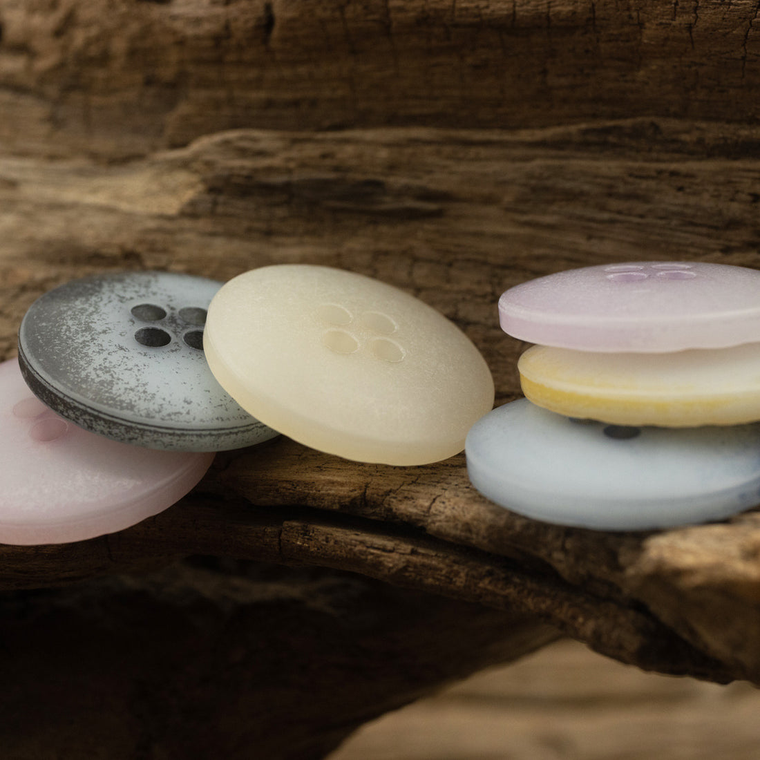 Flat Imitation Bark Distressed Wallpaper Texture Urea Buttons - 20pcs - Lots of Buttons