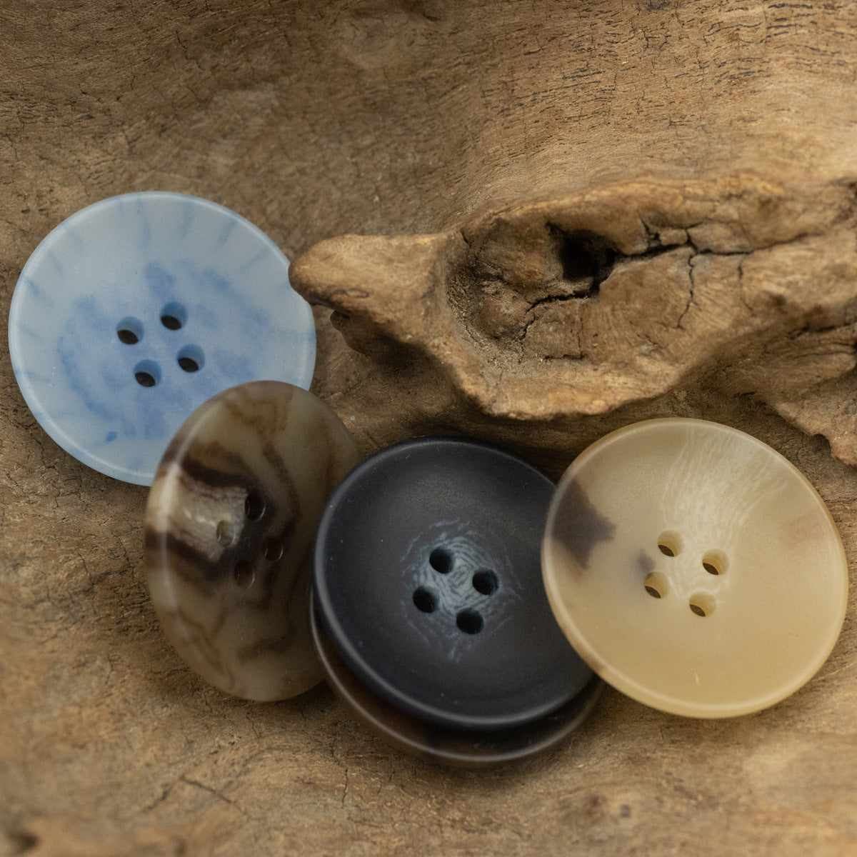 Bowl-Shaped Round Four-Hole Eco-Friendly Urea Buttons 30 Pack - Lots of Buttons