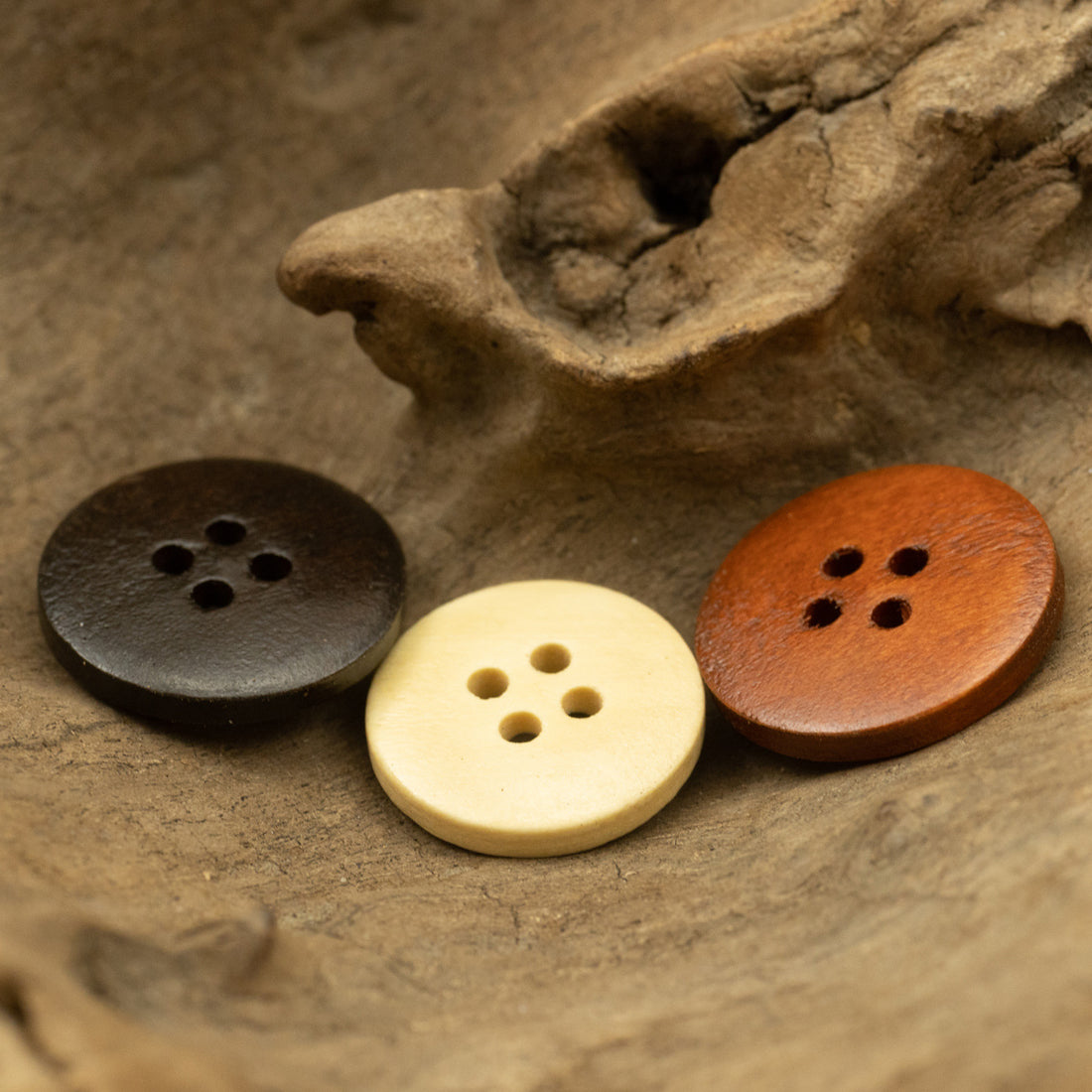Premium Pear Wood Buttons with Red Lacquer Finish 100pcs - Lots of Buttons