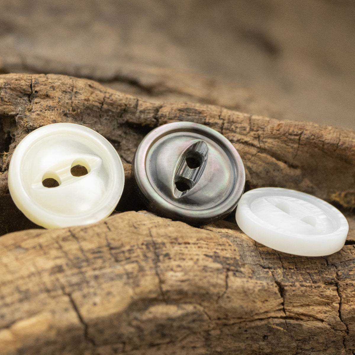 11.5mm Fish-Eye Design Natural Pearl Shell Buttons for Silk Shirts,10PCS - Lots of Buttons