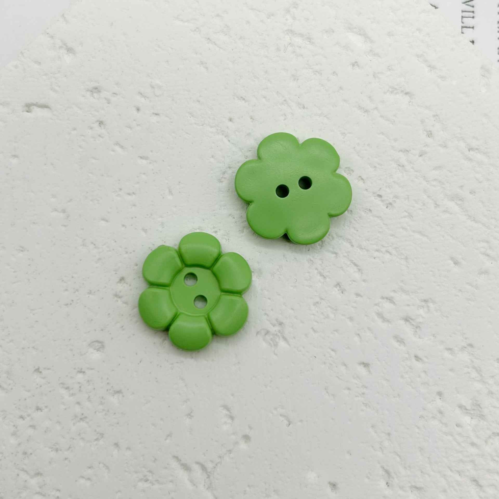 11.5mm Colorful Plastic Flower-Shaped Two-Hole Buttons for Children's Clothing 100PCS - Lots of Buttons