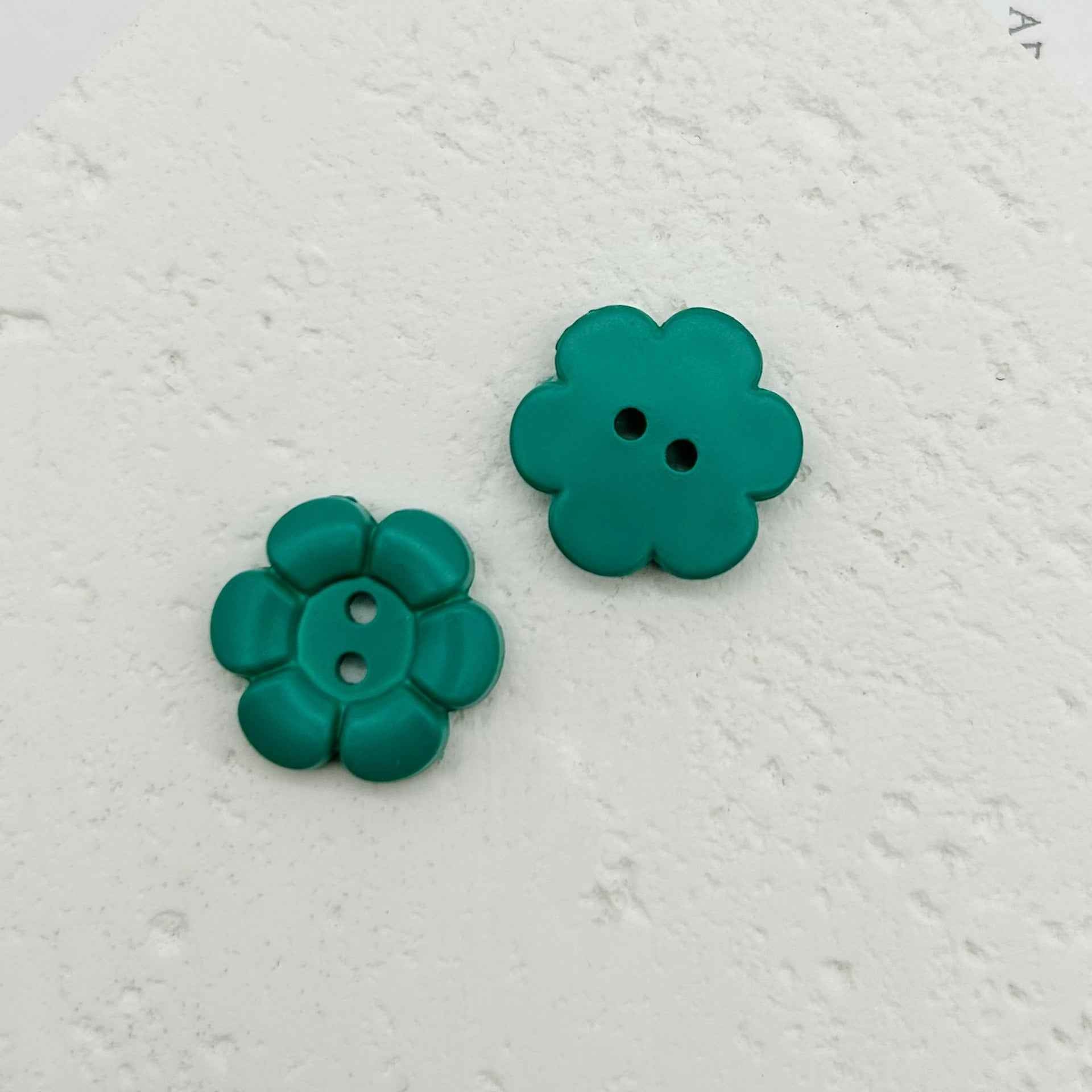 11.5mm Colorful Plastic Flower-Shaped Two-Hole Buttons for Children's Clothing 100PCS - Lots of Buttons