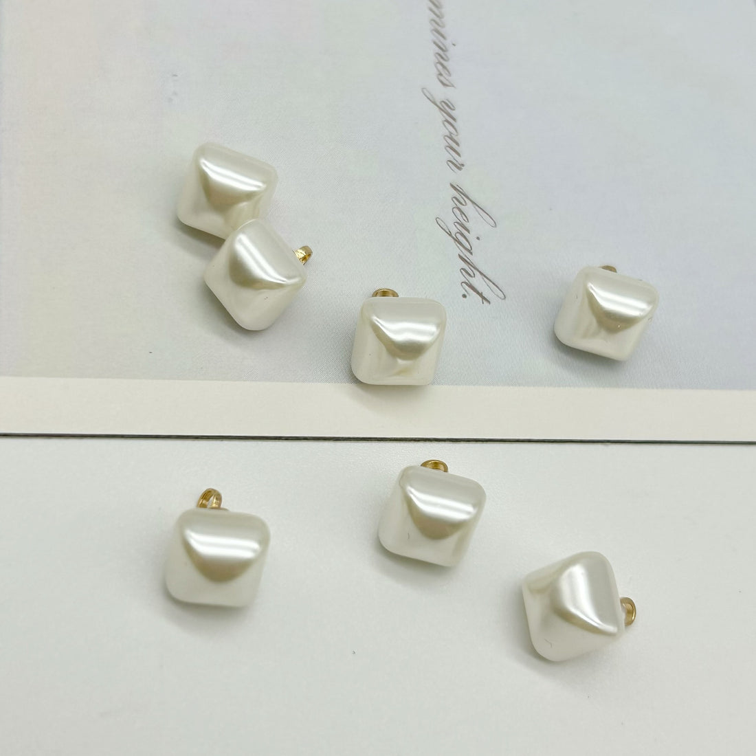 10mm Round Wrinkled Pearl Buttons and White Square Pearl Buttons 40pcs