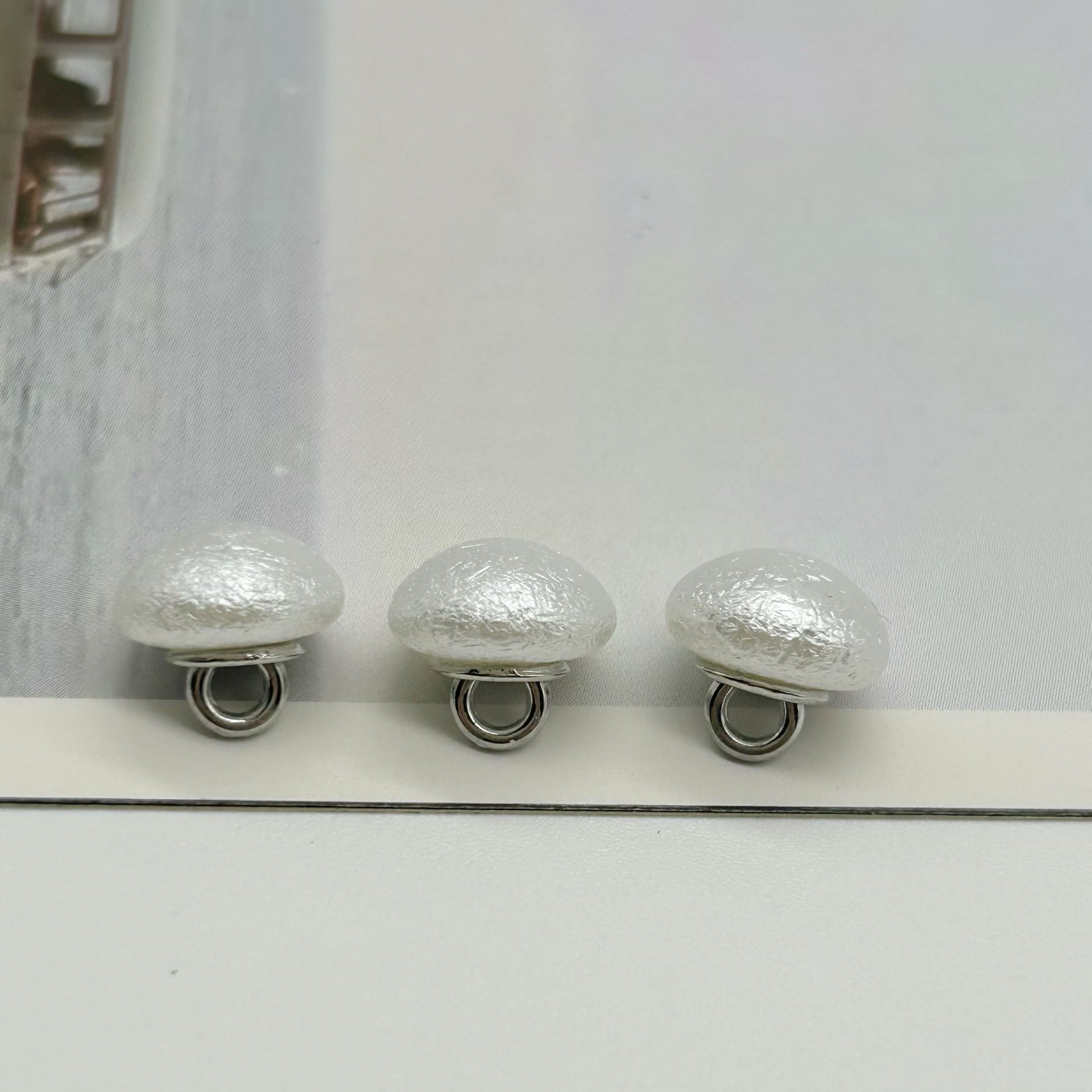 10mm Round Wrinkled Pearl Buttons and White Square Pearl Buttons 40pcs