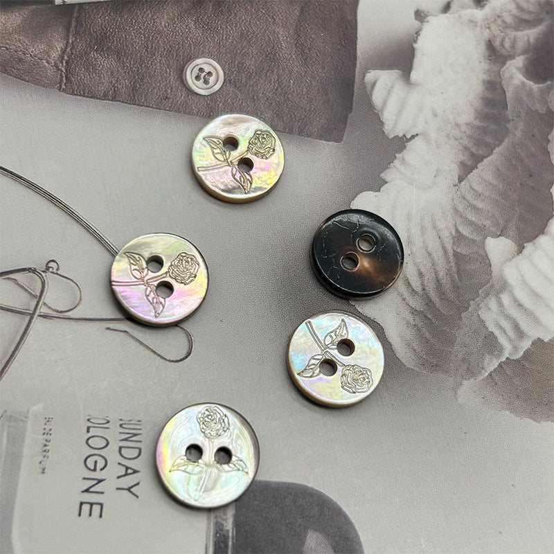 Bottoni in conchiglia marrone a due fori con motivo a rosa da 11,5 mm per camicie e maglieria, 30 pezzi