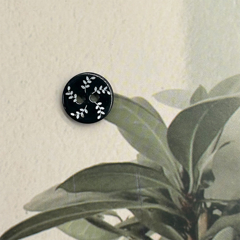 11,5 mm Tondi 2 Fori Vintage Foglia di Salice Pattern Bottoni Piatto in Conchiglia Nera 40PCS