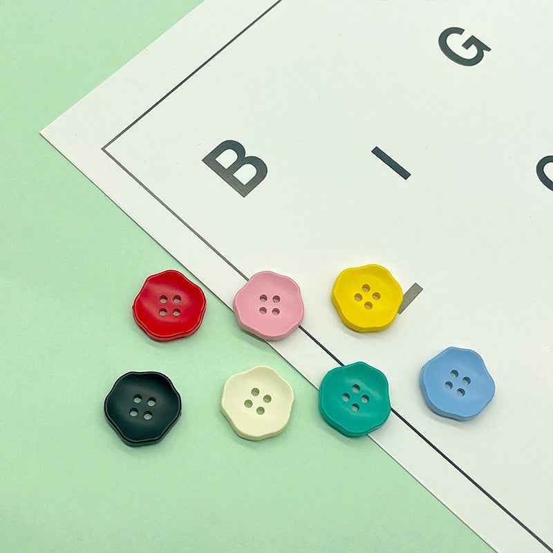 18mm Candy Cloud Flower-Shaped 4 Hole Plastic Buttons for Children's Clothing 70 Pack - Lots of Buttons