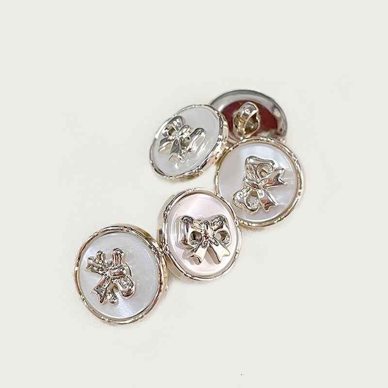 15-30mm Fashion Bow Round Plastic Buttons for Women's Apparel 40pcs - Lots of Buttons
